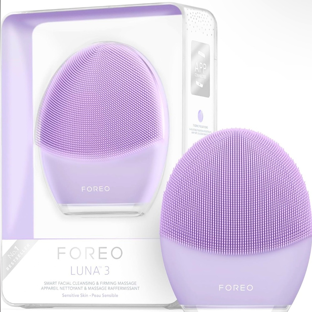 NWOT Foreo Luna 3 Smart Facial Cleansing and Firming Massage Brush